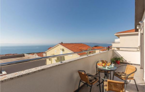  Two-Bedroom Apartment Makarska with Sea View 06  Макарска 